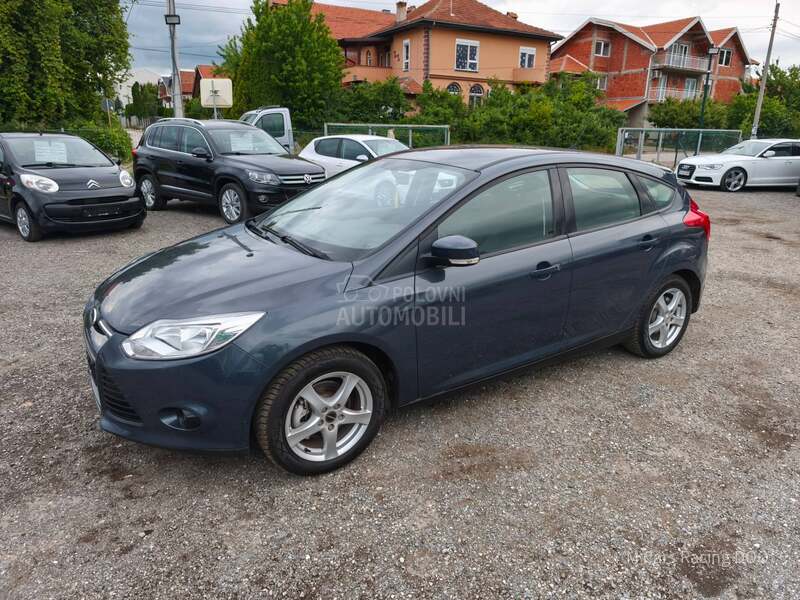 Ford Focus 1.6 i TREND CH