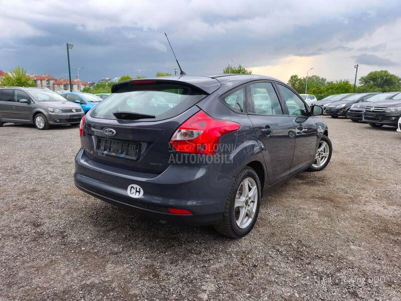 Ford Focus 1.6 i TREND CH