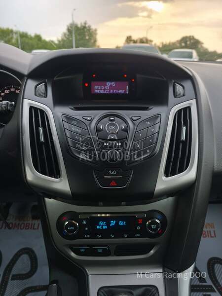 Ford Focus 1.6 i TREND CH