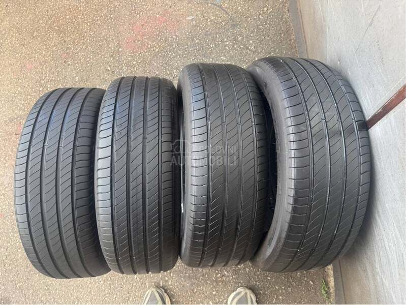 Michelin 215/55 R17 Letnja