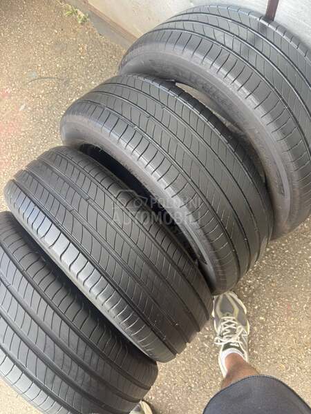 Michelin 215/55 R17 Letnja