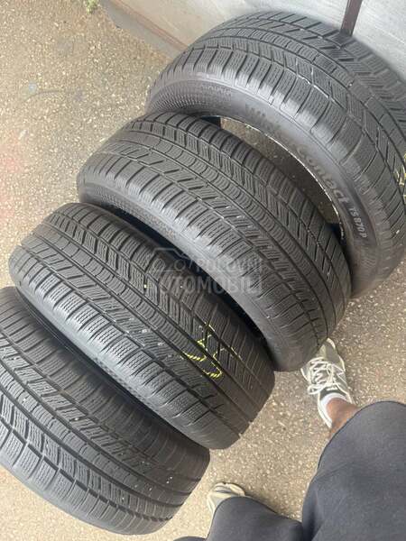 Continental 215/55 R17 Zimska