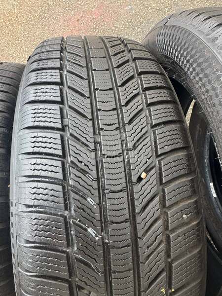 Continental 215/55 R17 Zimska
