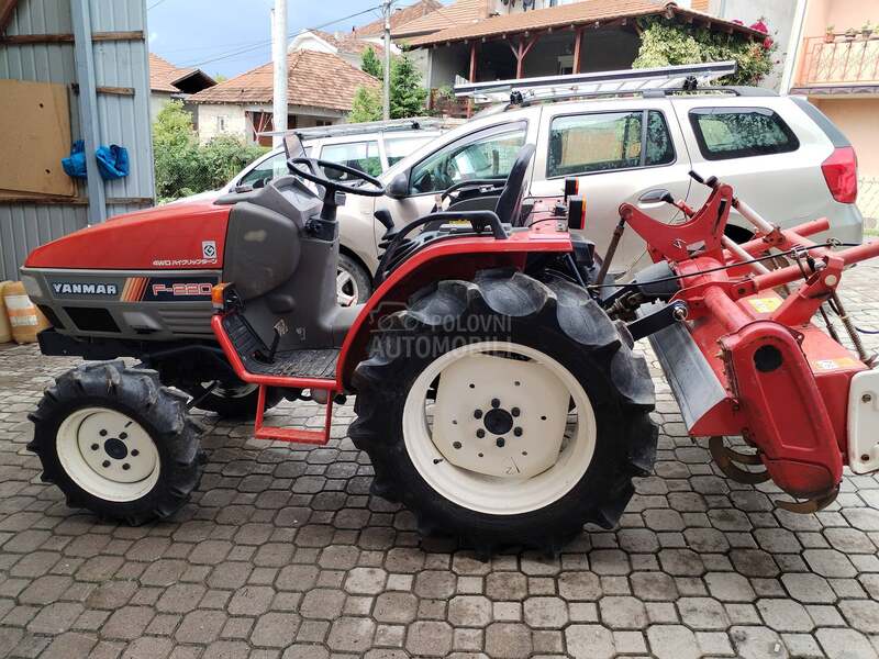Kubota f220