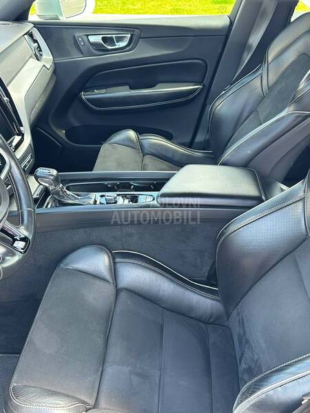 Volvo XC60 D4 R-DESIGN