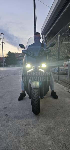 Yamaha XMAX 300 TECH MAX