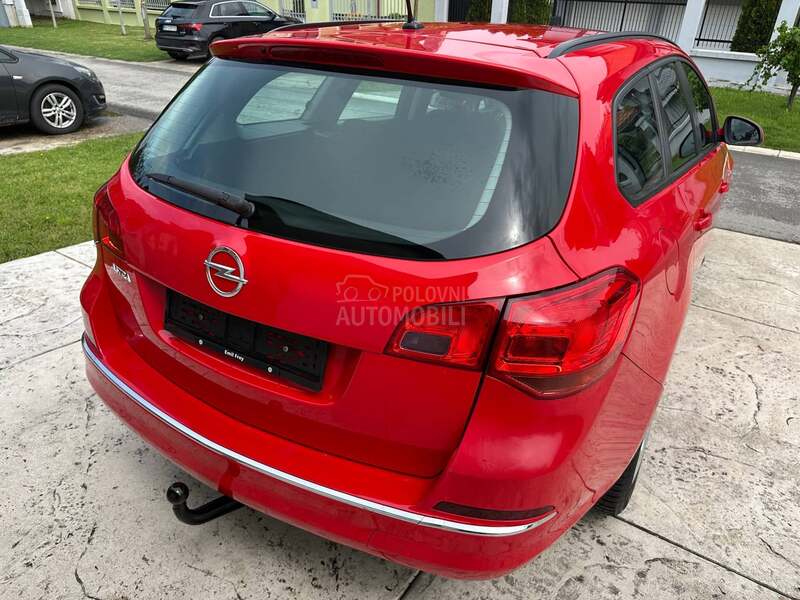 Opel Astra J 1.4 16V ENJOY