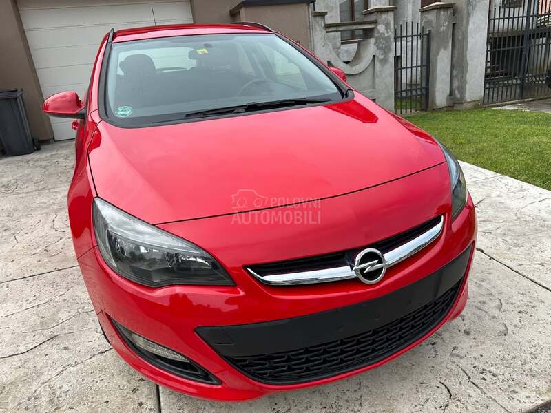 Opel Astra J 1.4 16V ENJOY