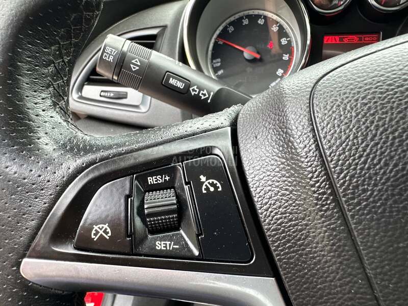 Opel Astra J 1.4 16V ENJOY