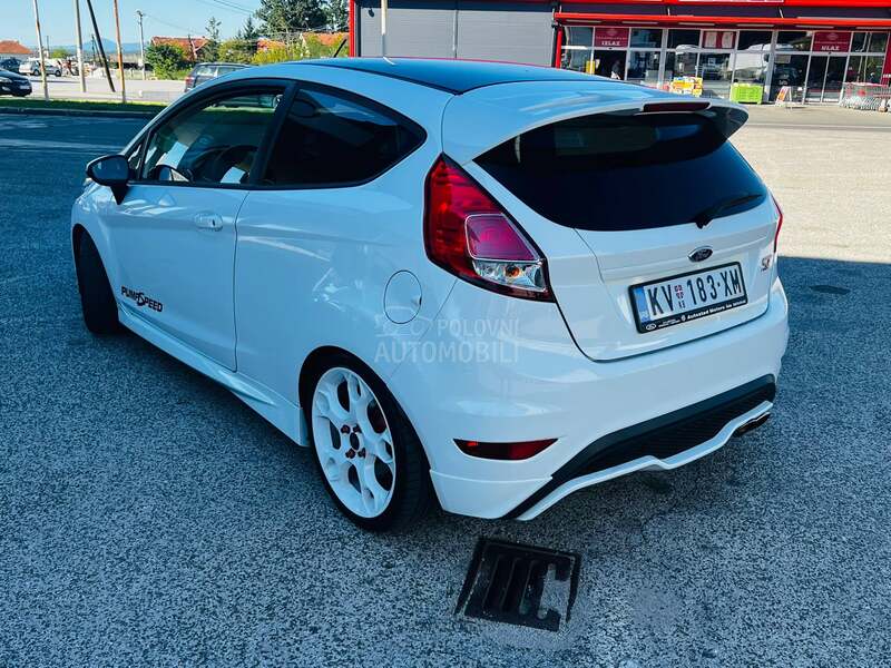 Ford Fiesta 1.6 ST TOOOP CH REG