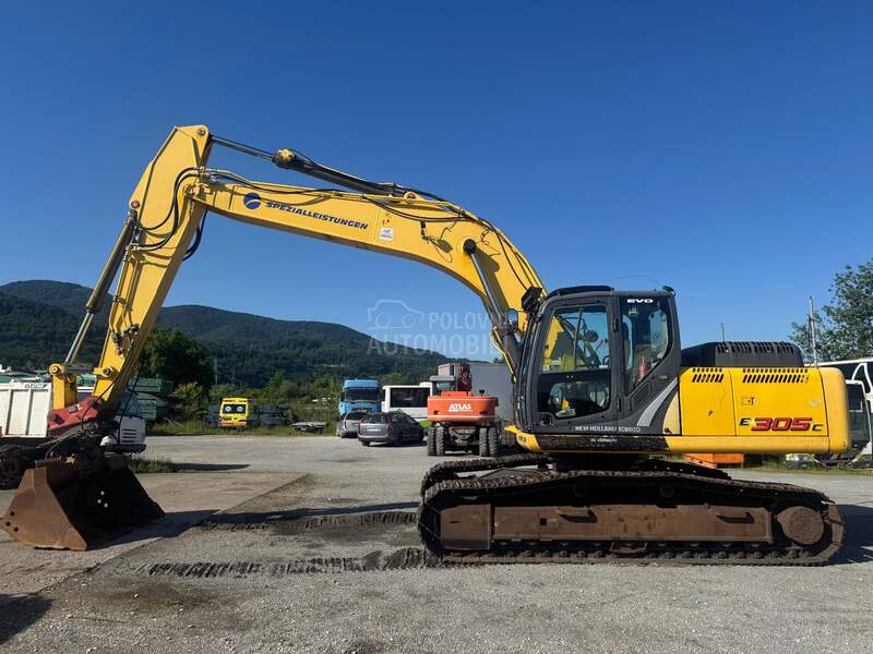 New Holland E 305 C
