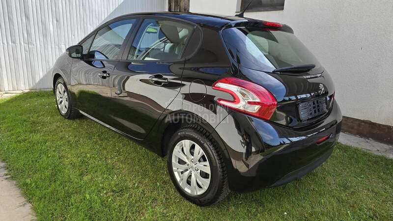 Peugeot 208 1.6 HDI  N A V I