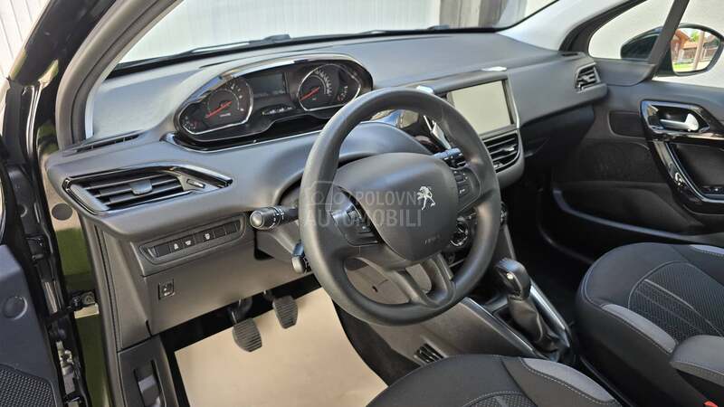 Peugeot 208 1.6 HDI  N A V I