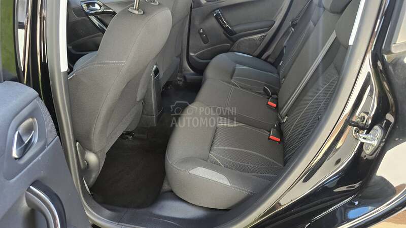 Peugeot 208 1.6 HDI  N A V I