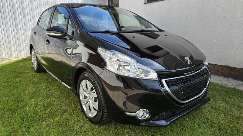 Peugeot 208 1.6 HDI  N A V I