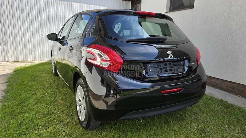 Peugeot 208 1.6 HDI  N A V I