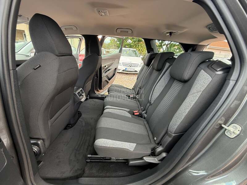 Peugeot 5008 1.5 BLUEHDI/KAMERA