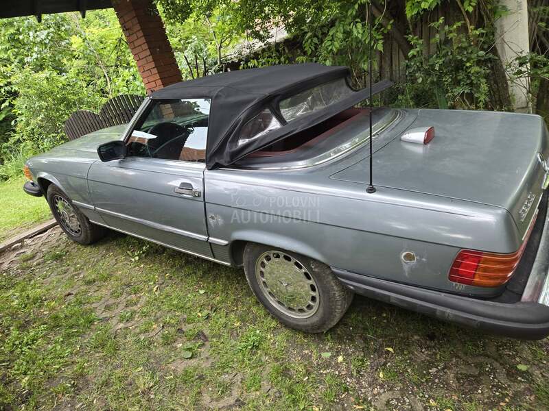 Mercedes Benz SL 560 