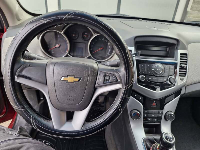 Chevrolet Cruze 2.0 LS