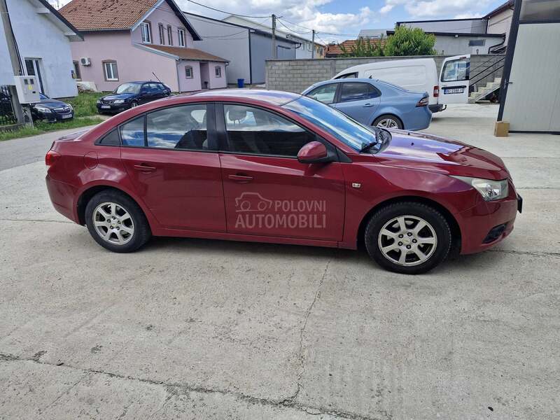 Chevrolet Cruze 2.0 LS