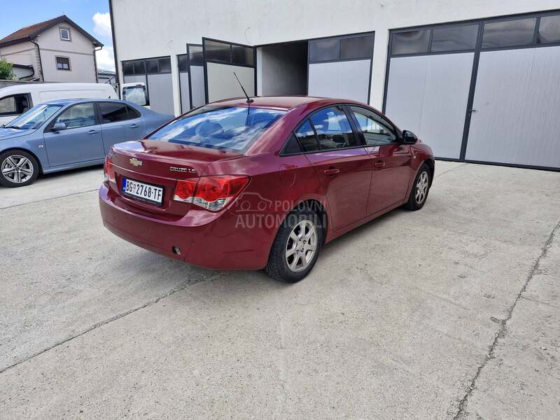 Chevrolet Cruze 2.0 LS