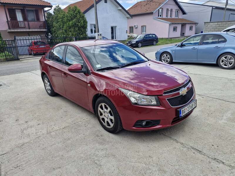 Chevrolet Cruze 2.0 LS