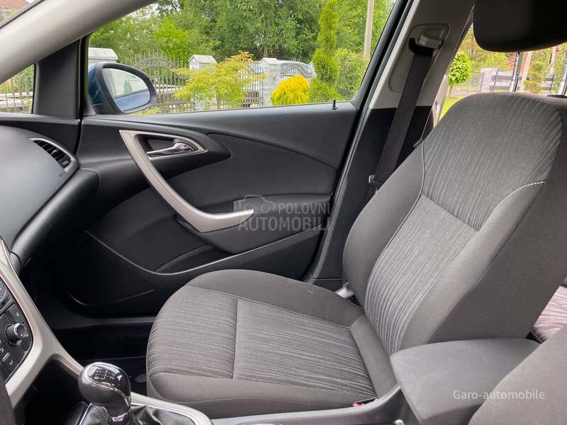 Opel Astra J 1.6 SVAJCARSKA