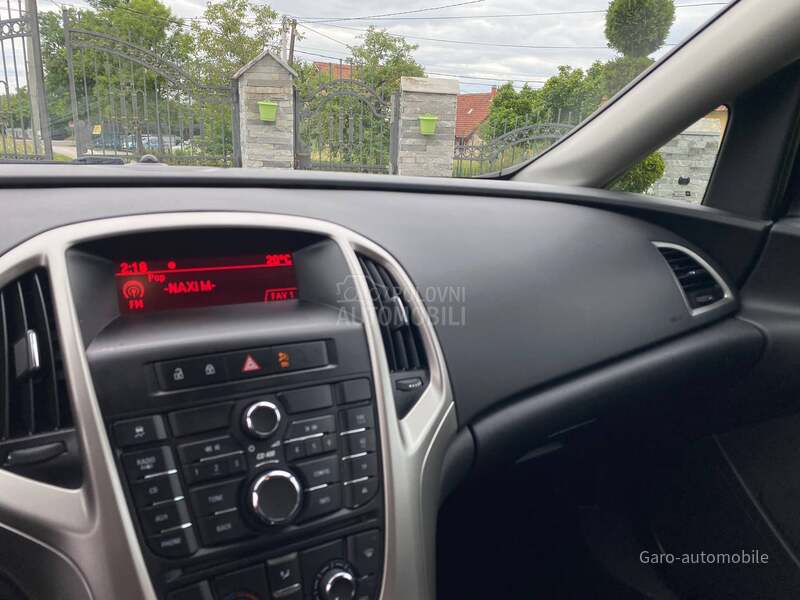 Opel Astra J 1.6 SVAJCARSKA