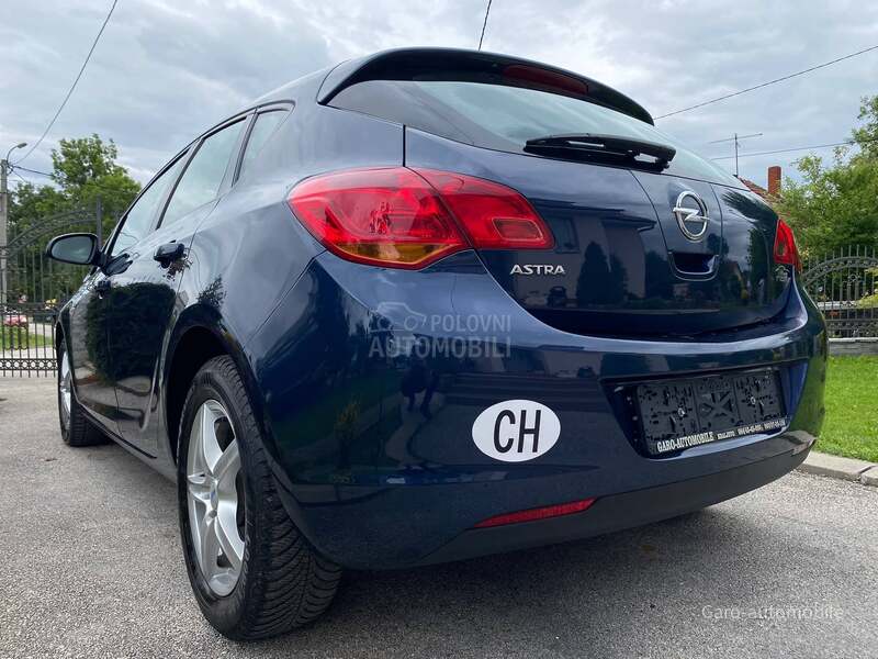 Opel Astra J 1.6 SVAJCARSKA