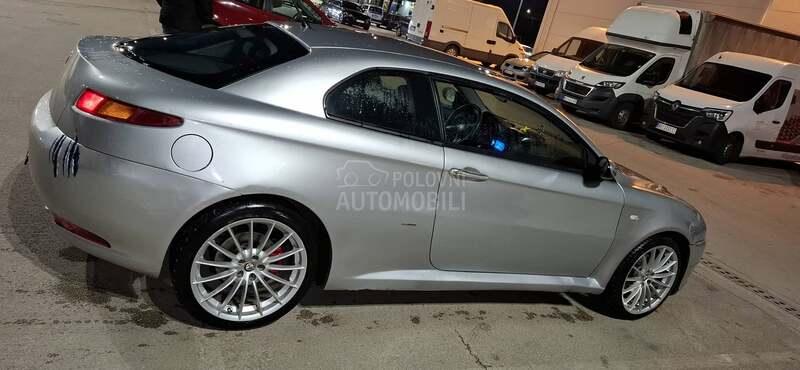 Alfa Romeo GT brera