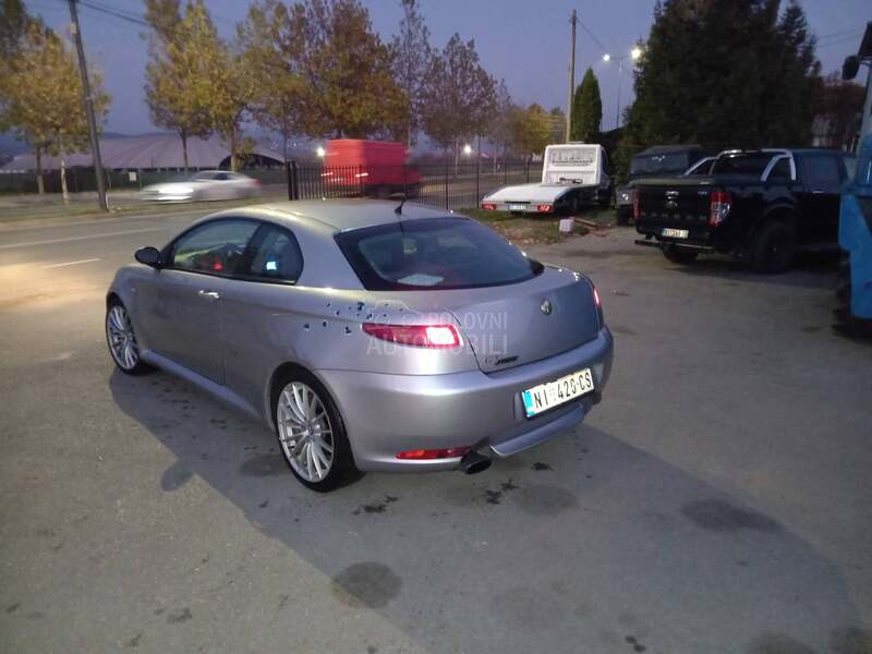 Alfa Romeo GT brera