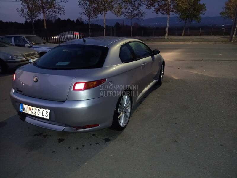 Alfa Romeo GT brera