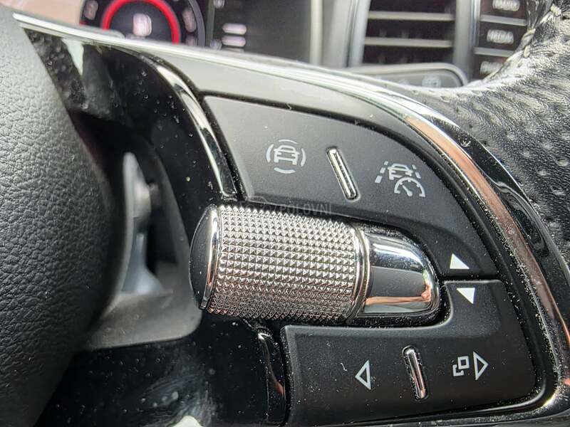 Škoda Karoq 2.0TDI DSG AWD SPORT