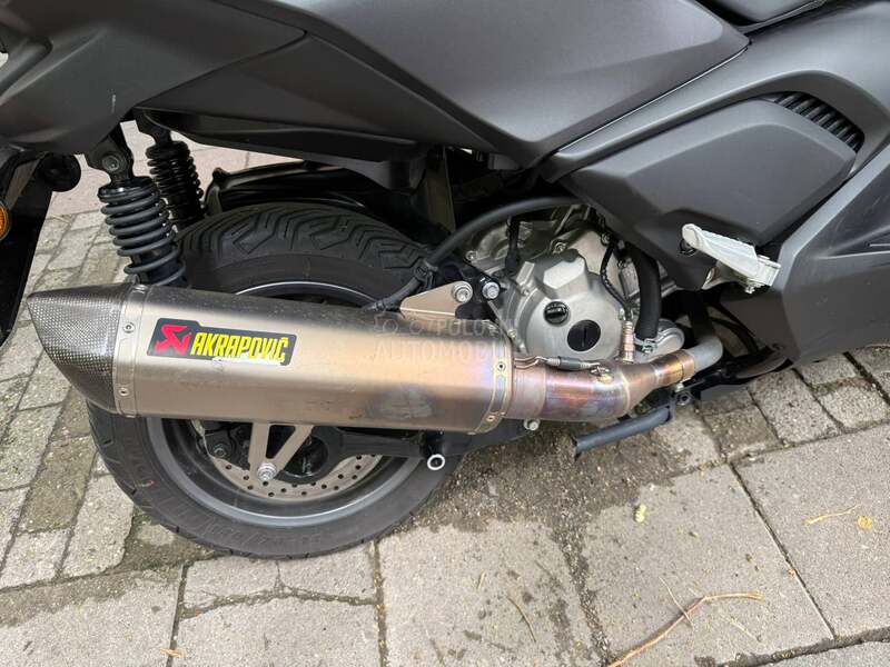 Yamaha x max