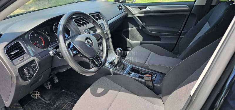 Volkswagen Golf 7 1.2 TSI Bluemotion