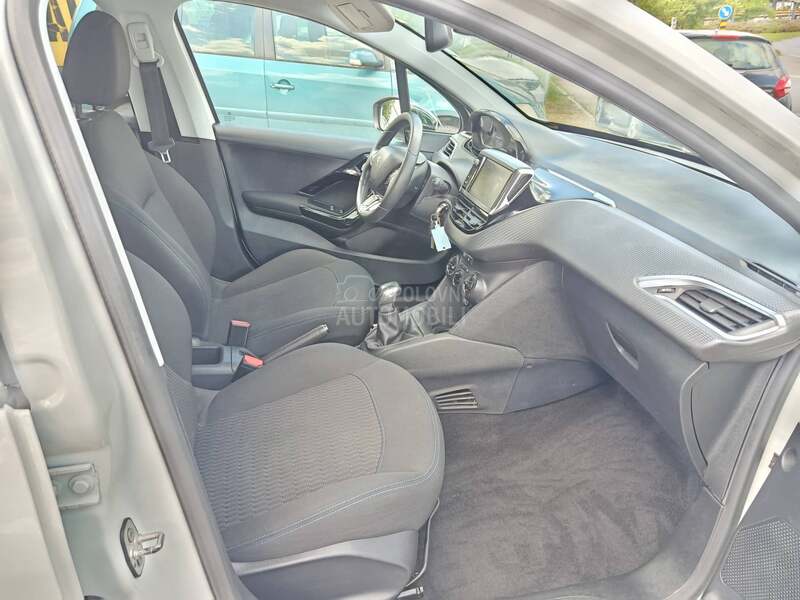 Peugeot 208 1.2ben