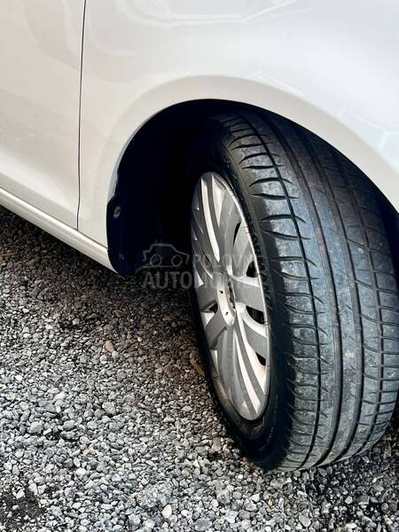 Volkswagen Golf 6 -VLASNlK 10 GOD