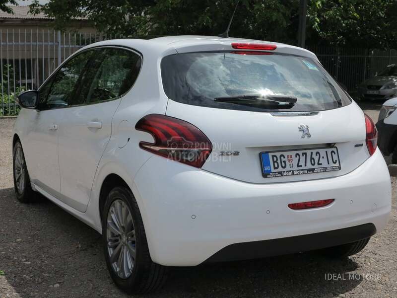 Peugeot 208 1.2 B ALLURE