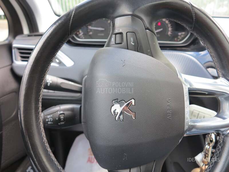 Peugeot 208 1.2 B ALLURE