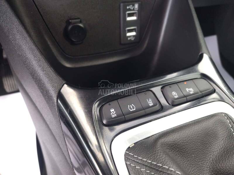 Opel Crossland X  1.2 b LED/NAV
