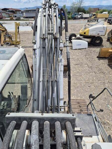 Liebherr R914C