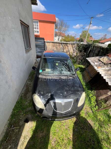 Lancia Ypsilon 