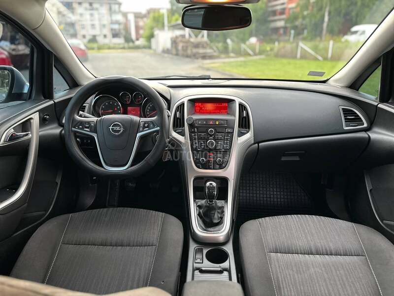 Opel Astra J 1.4 B