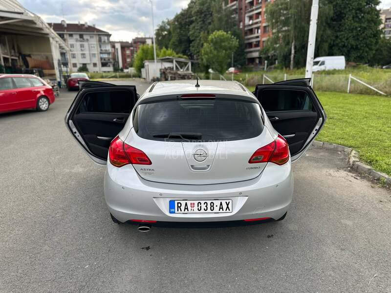 Opel Astra J 1.4 B