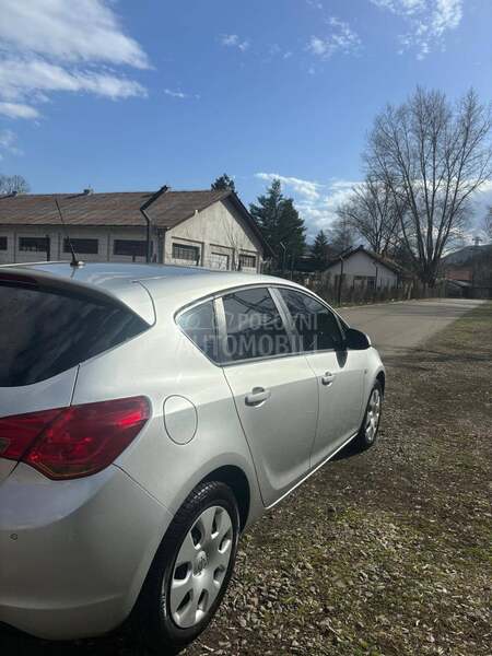 Opel Astra J 1.4b