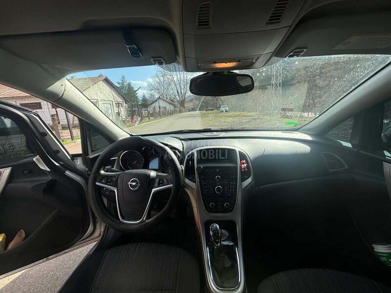 Opel Astra J 1.4b
