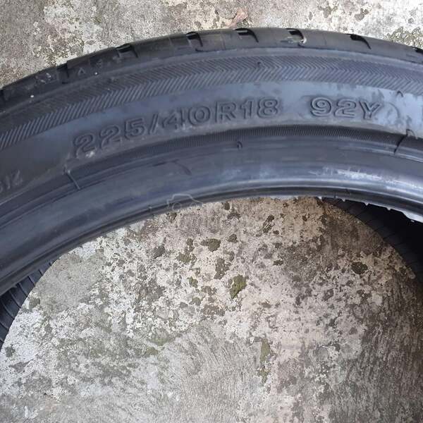 Bridgestone 225/40 R18 Letnja