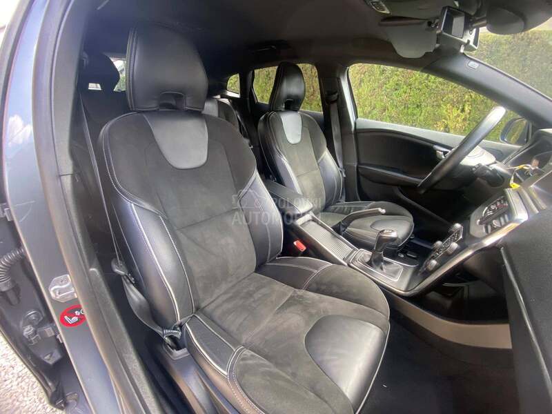 Volvo V40 R design