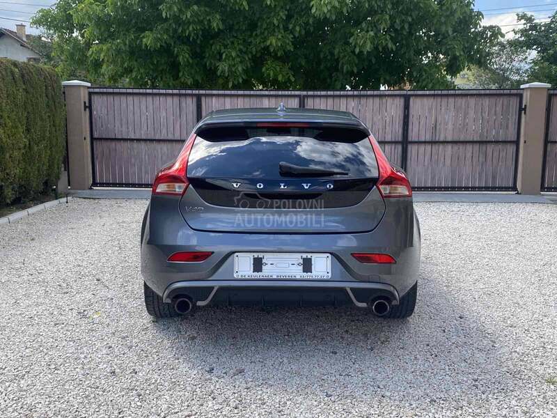 Volvo V40 R design