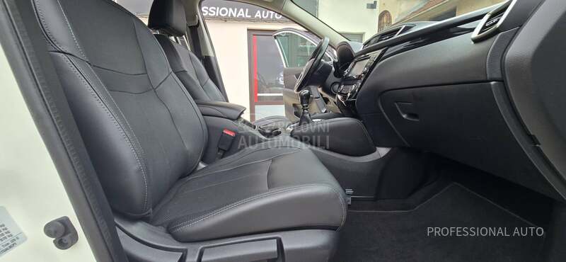 Nissan Qashqai 1.5d/Tekna/Pano/360